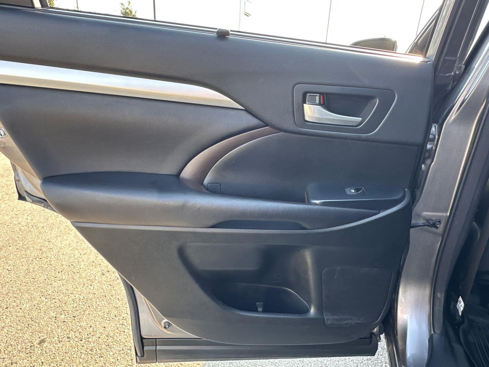 2018 Toyota Highlander XLE photo 24