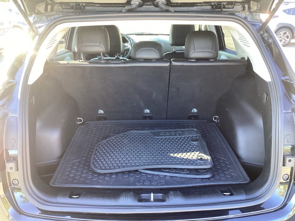 2019 Jeep Compass Latitude photo 3