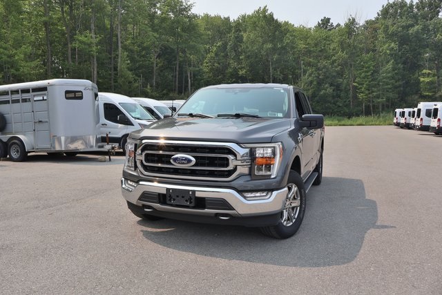 2021 Ford F-150 XLT photo 2