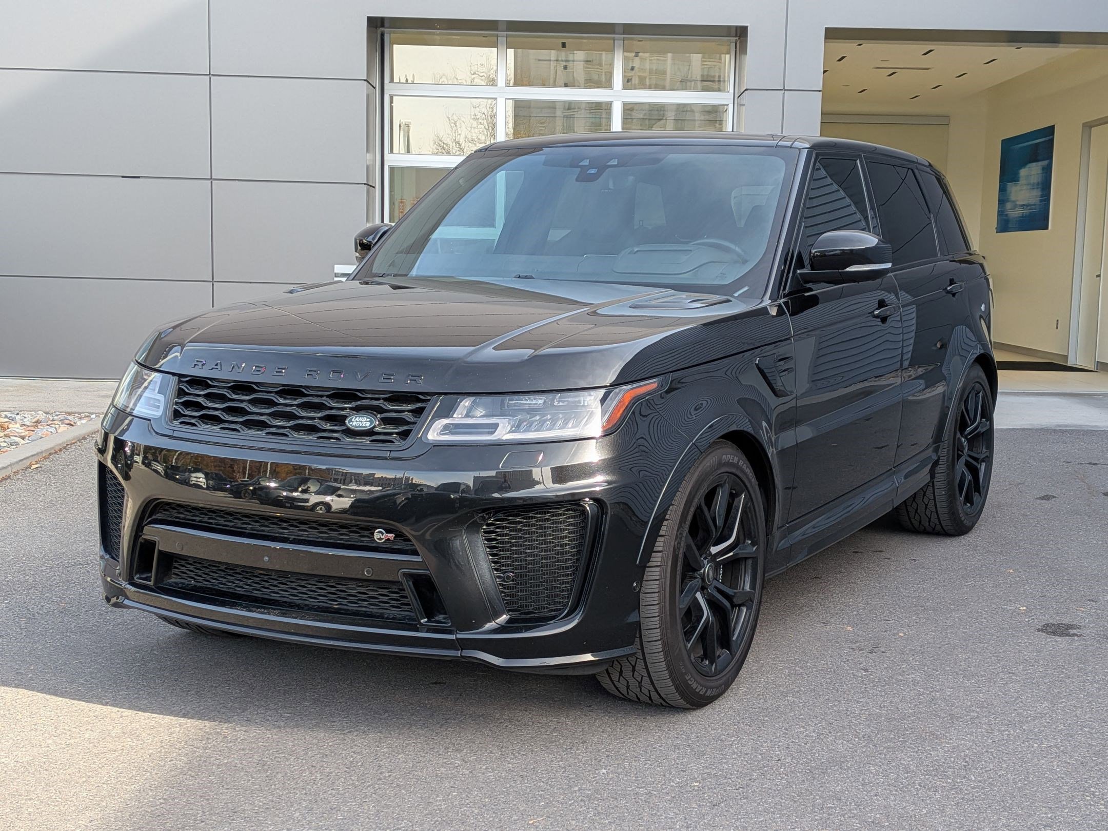 2021 Land Rover Range Rover Sport SVR photo 4