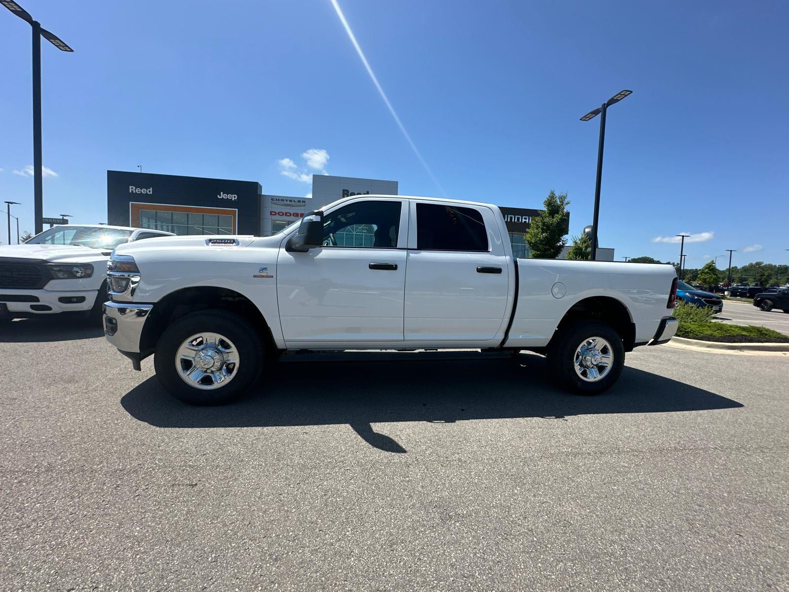 2025 Ram 2500 Tradesman photo 3