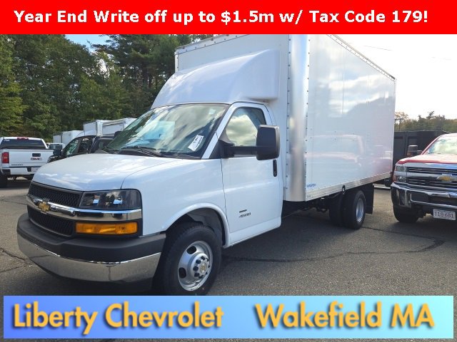 2024 Chevrolet Express Cutaway Base's photo