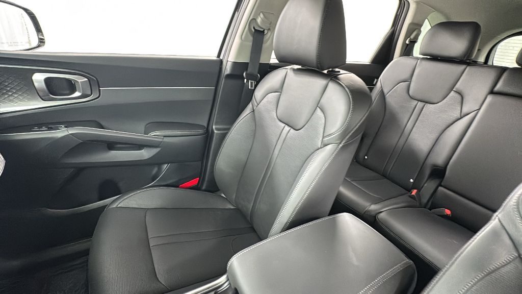 2026 Kia Sorento EX photo 13
