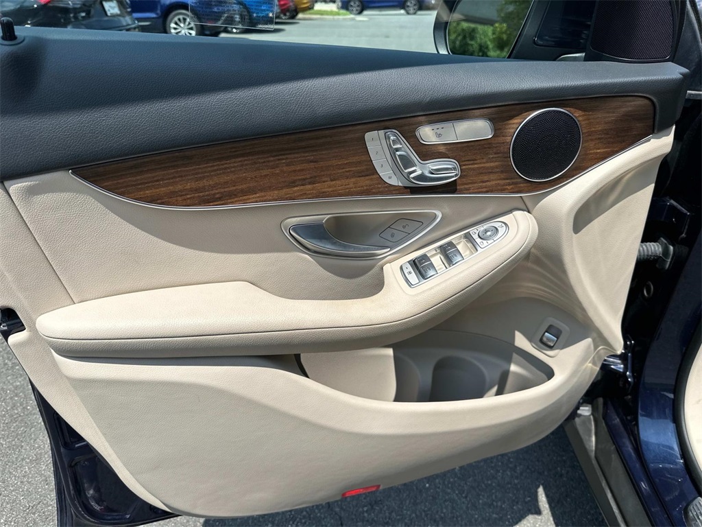 2022 Mercedes Benz GLC 300 4MATIC photo 19