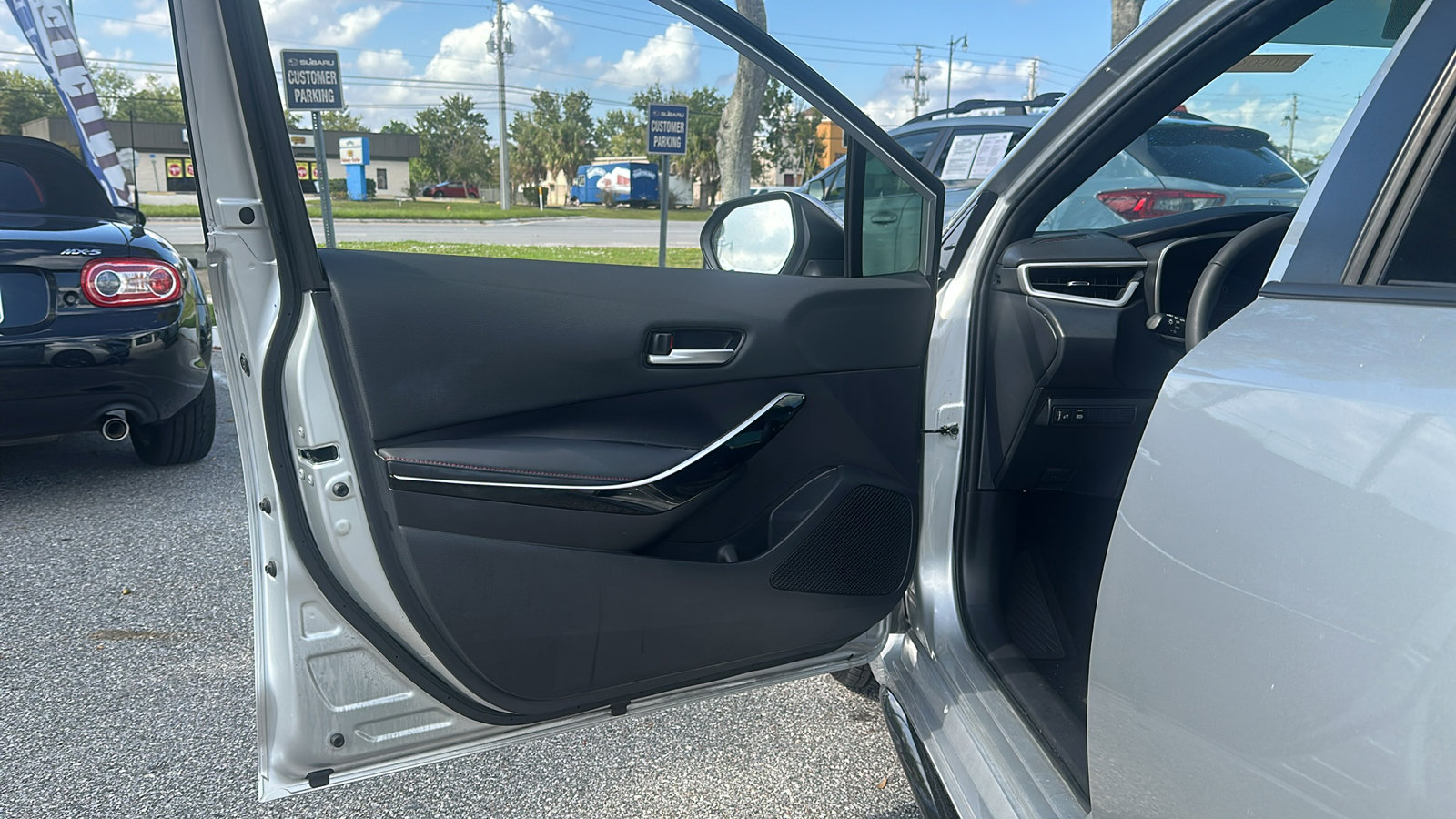 2024 Toyota Corolla XSE photo 7