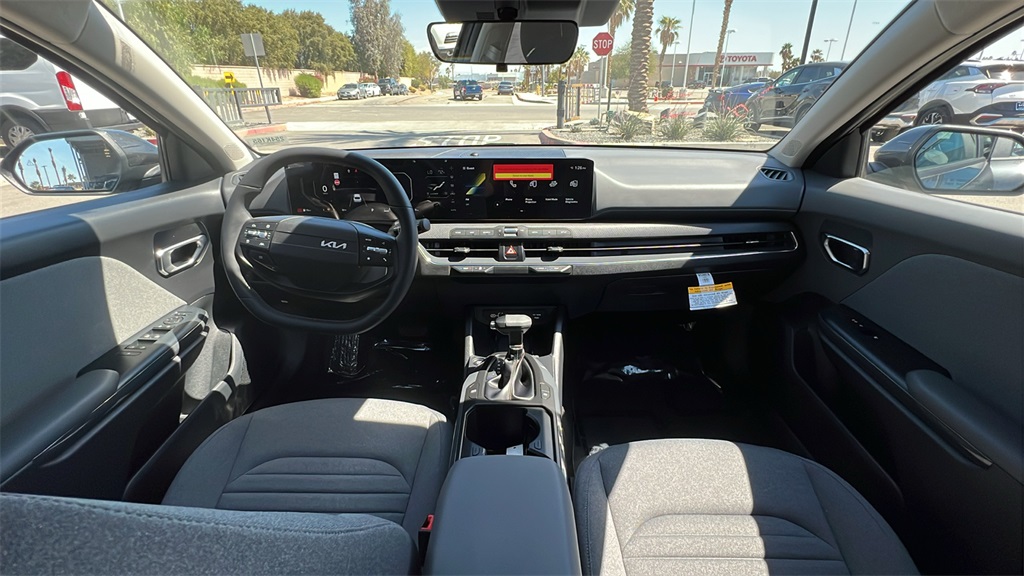 2025 Kia K4 EX photo 11