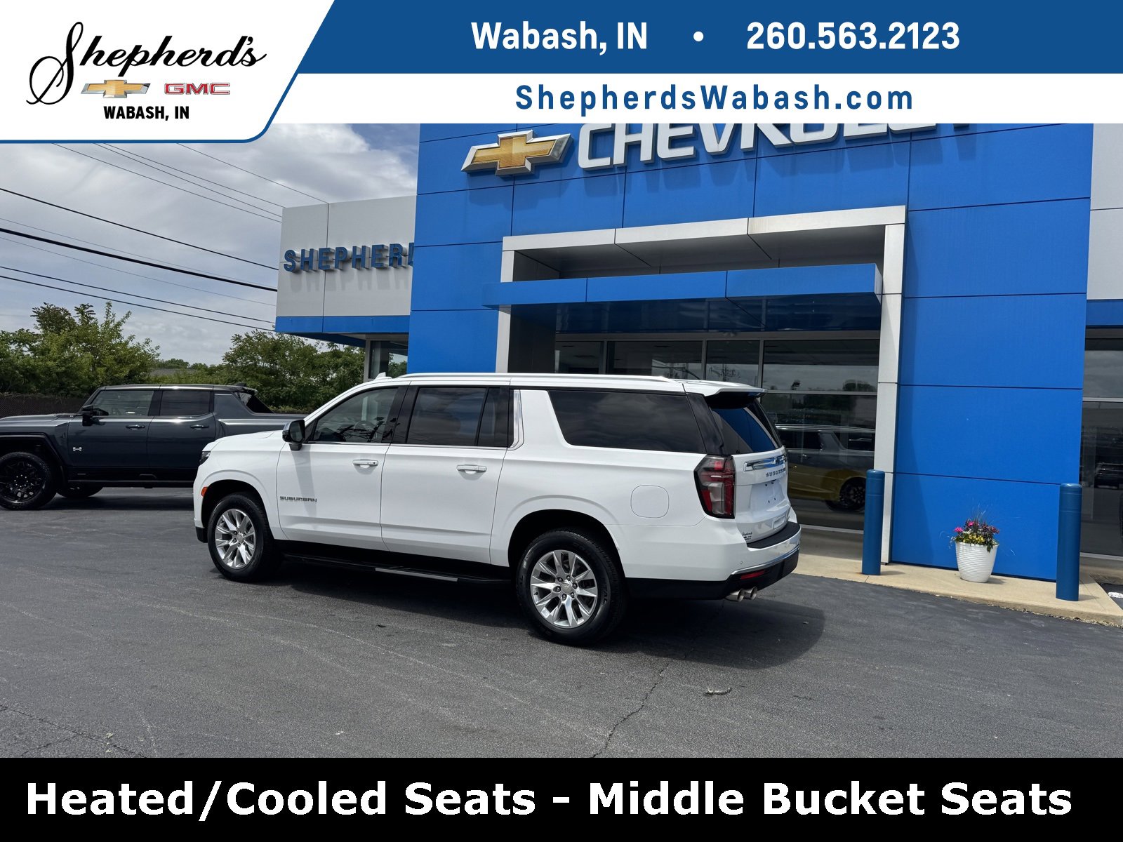2024 Chevrolet Suburban Premier photo 3