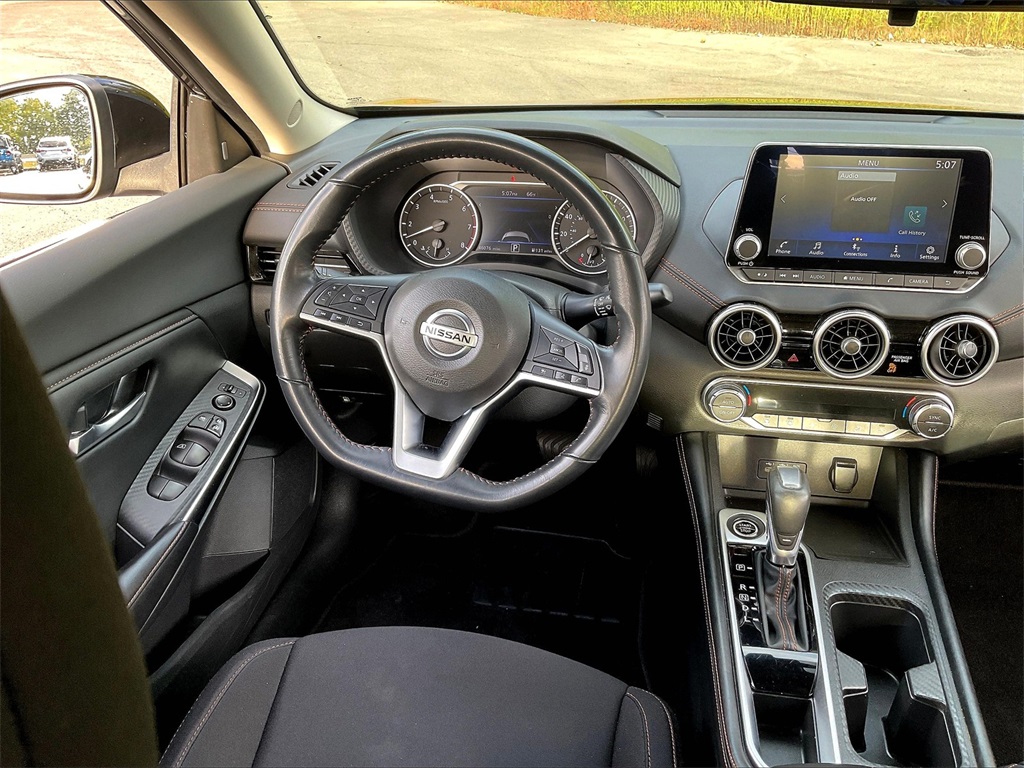 2022 Nissan Sentra SR photo 16