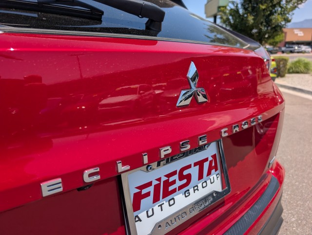 Used 2023 RED Mitsubishi LE image 1
