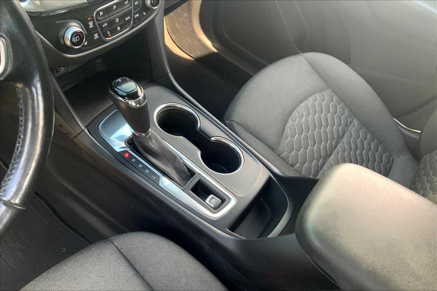2018 Chevrolet Equinox LT photo 14