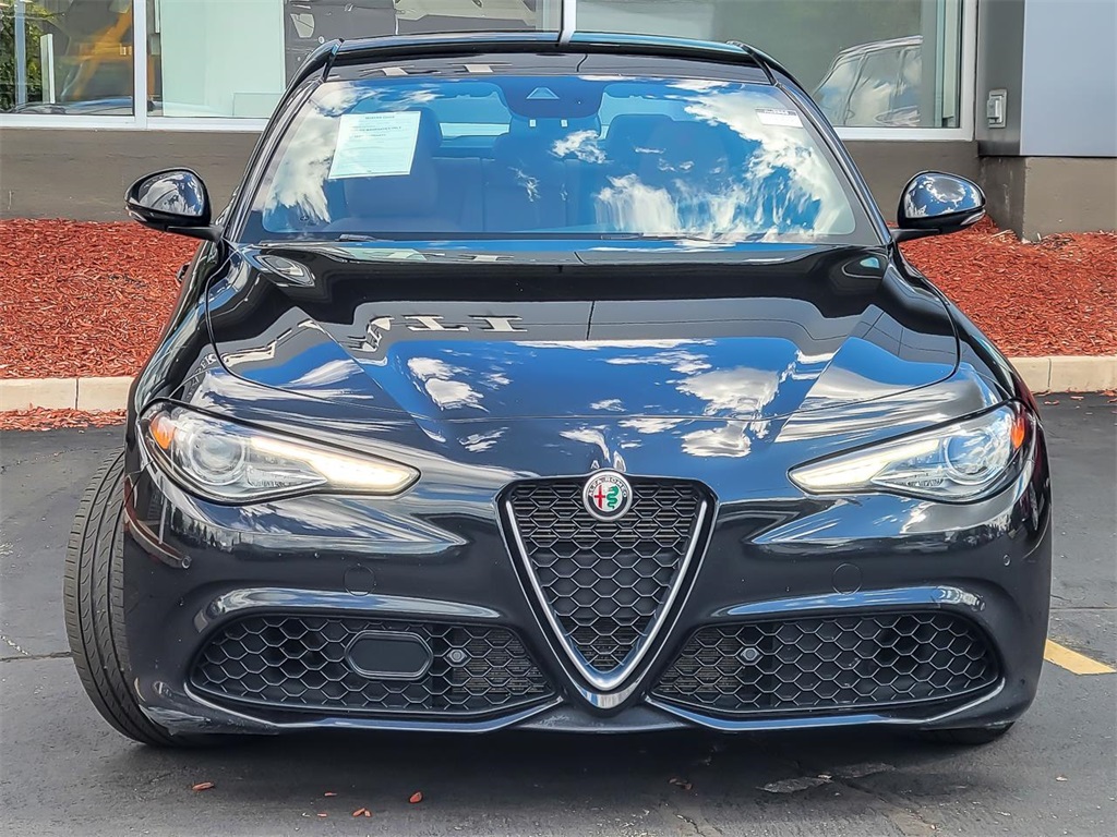 2023 Alfa Romeo Giulia Ti photo 3