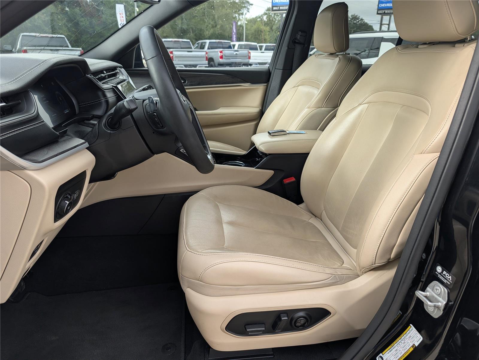 2023 Jeep Grand Cherokee Limited photo 4