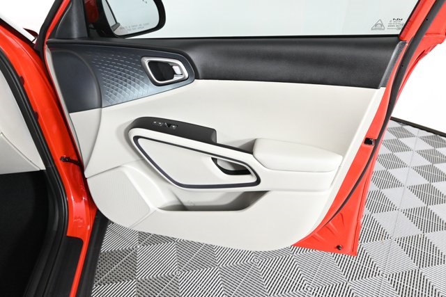 2025 Kia Soul EX photo 3