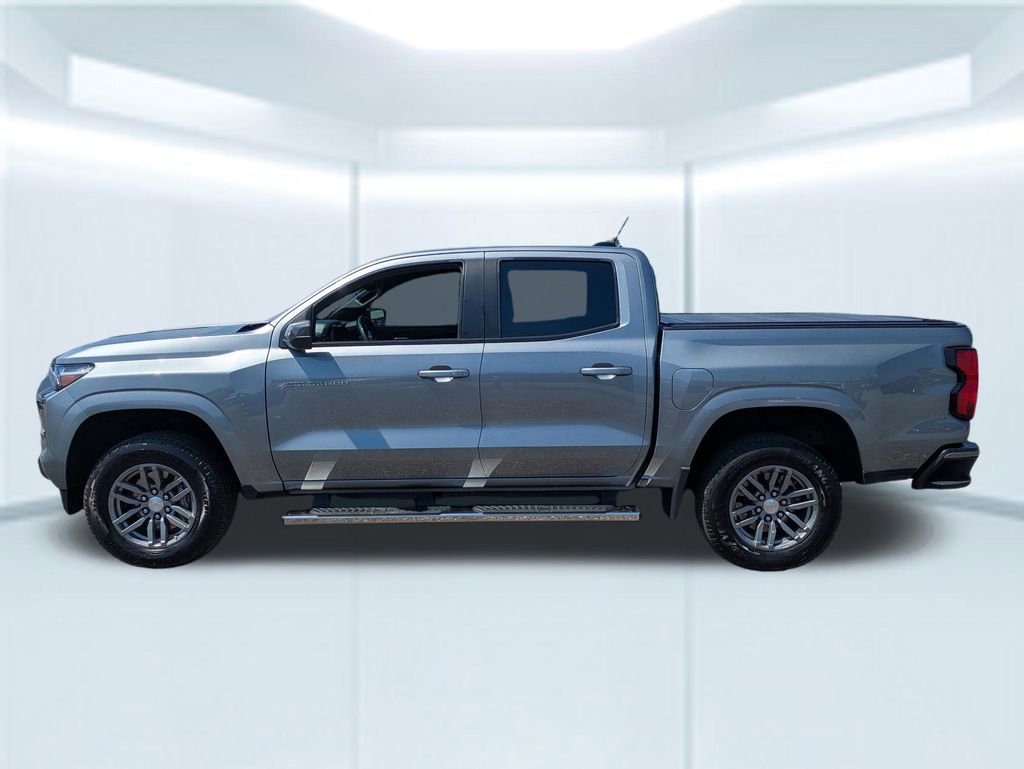 2023 Chevrolet Colorado LT photo 2