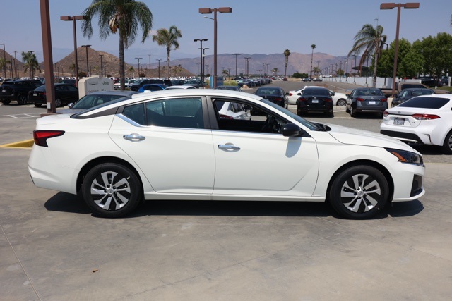 2025 Nissan Altima 2.5 S photo 2