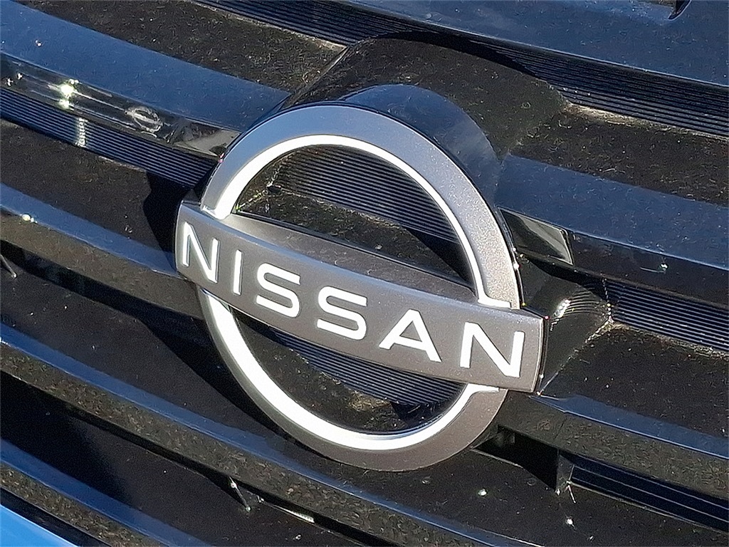 2025 Nissan Pathfinder SV photo 5