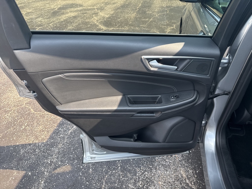 2024 Ford Edge Titanium photo 19