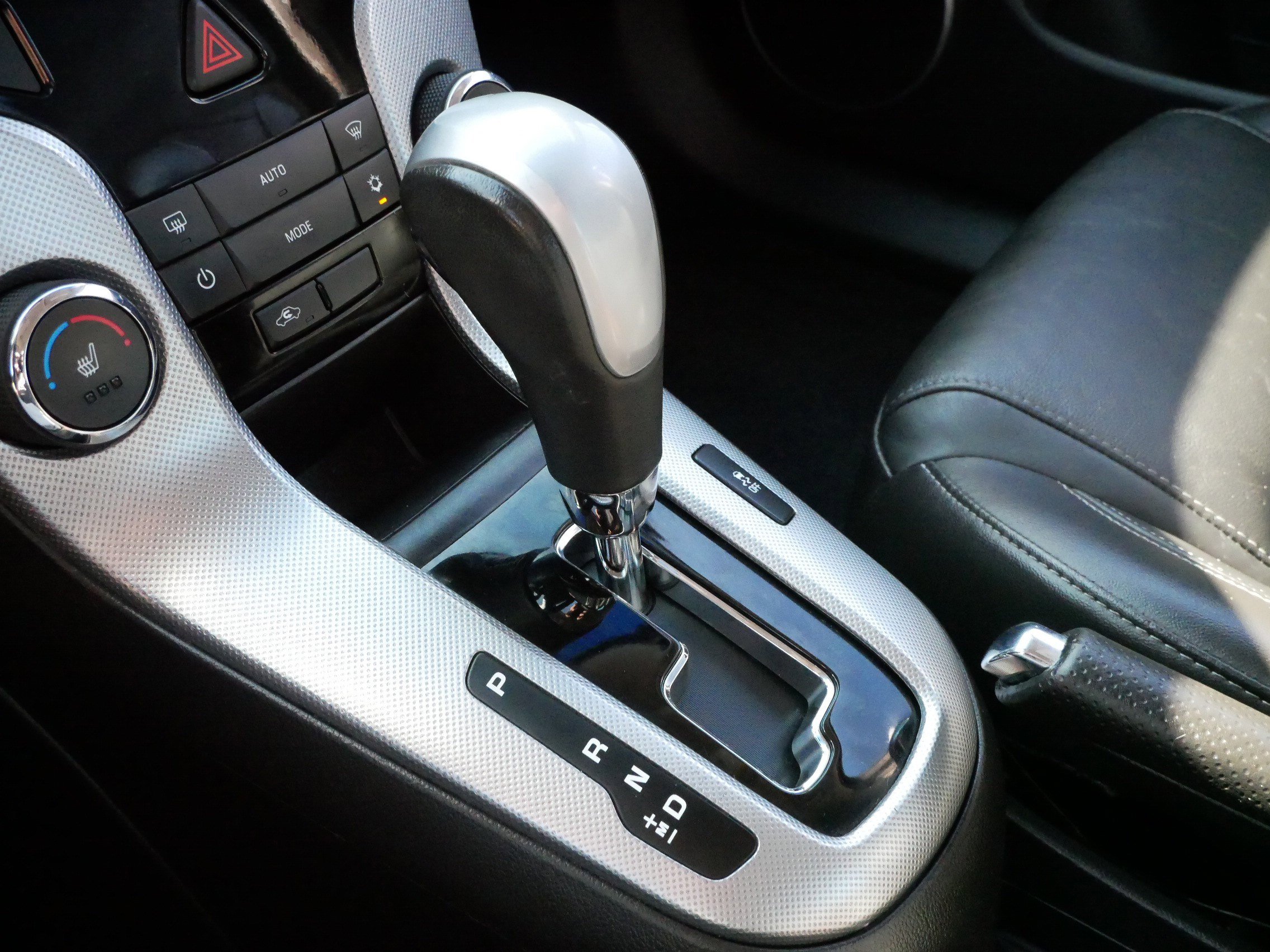 2015 Chevrolet Cruze LTZ photo 22
