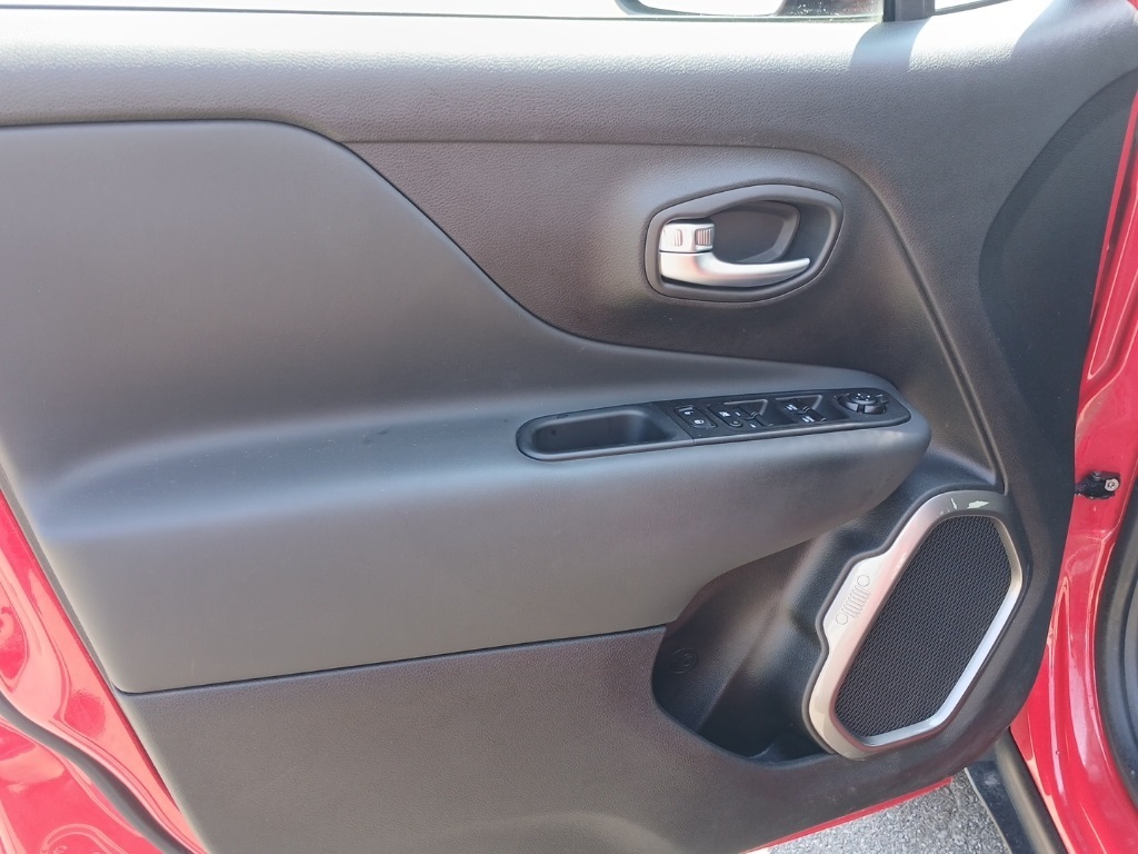 2022 Jeep Renegade Latitude photo 20