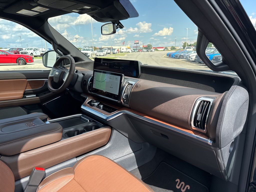 2025 Ford Expedition King Ranch photo 19