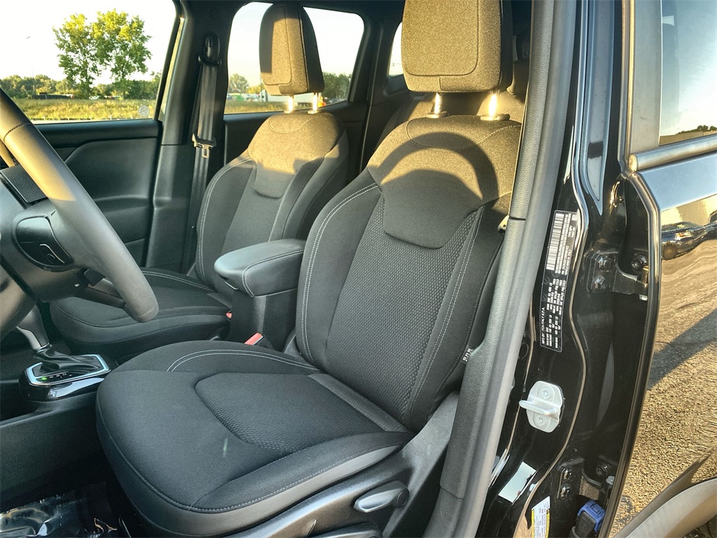 2022 Jeep Renegade Altitude photo 13