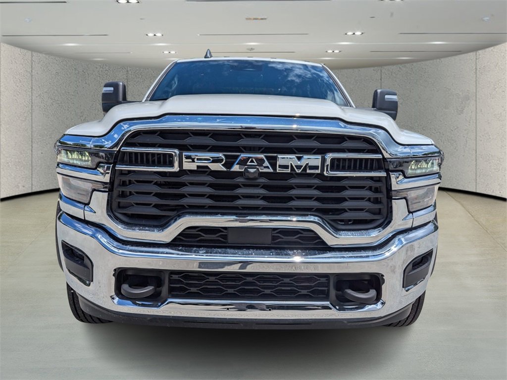2025 Ram 5500 Tradesman photo 2