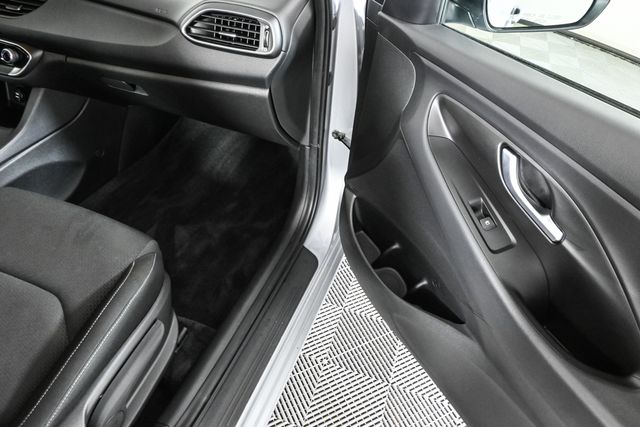 2020 Hyundai Elantra GT Base photo 21