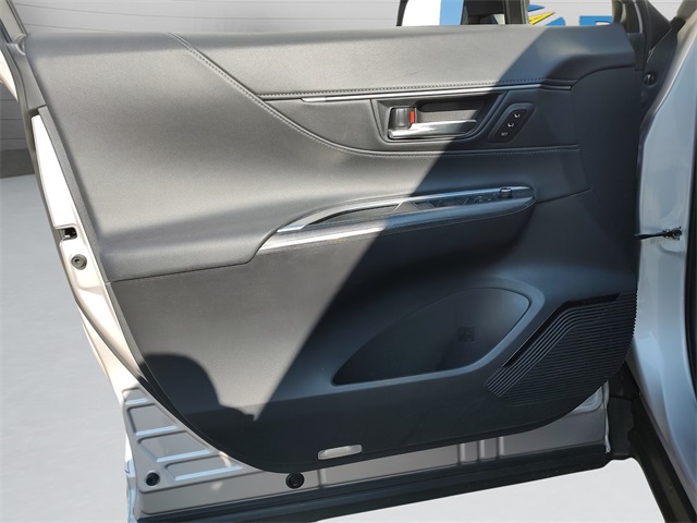 2022 Toyota Venza XLE photo 10