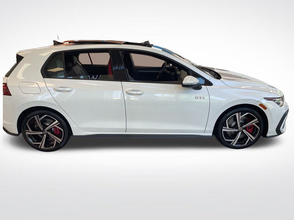 2025 Volkswagen Golf GTI SE photo 2