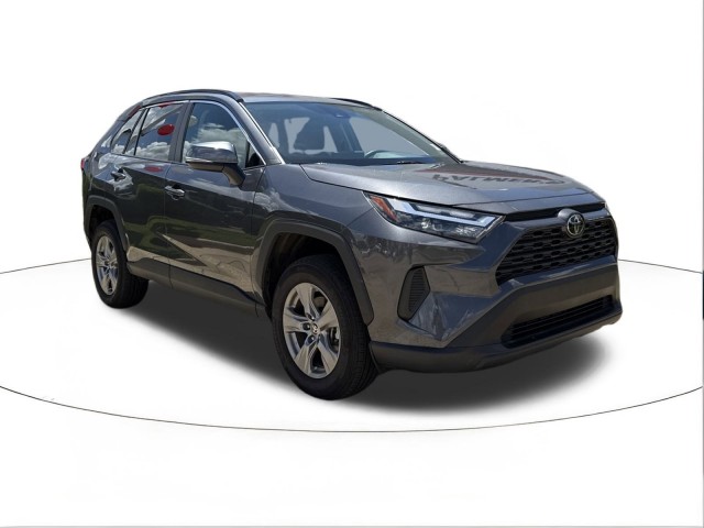 2024 Toyota RAV4 XLE's photo