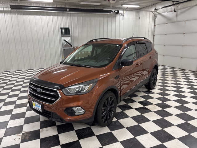 Used 2017 Ford Escape SE with VIN 1FMCU9G93HUB44121 for sale in Rochester, Minnesota