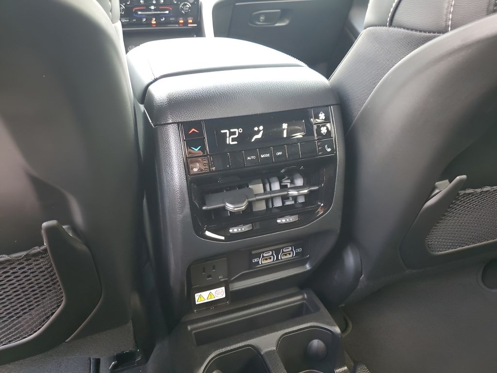 2025 Jeep Grand Cherokee Limited photo 19