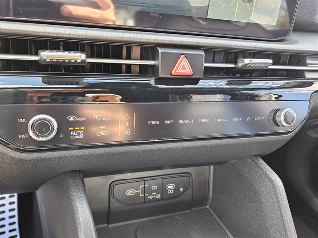 2026 Kia Sportage X-Pro Prestige photo 17