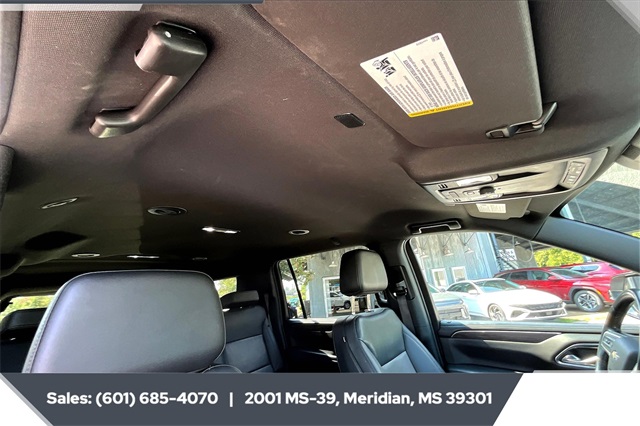 2023 Chevrolet Suburban LT photo 16