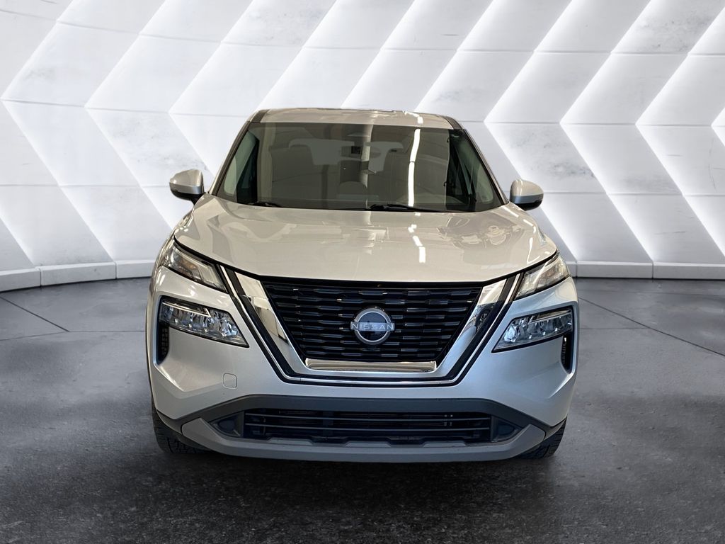 2022 Nissan Rogue SV photo 2