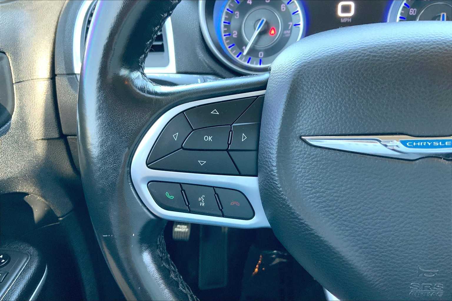 2021 Chrysler 300 Touring Limited photo 19