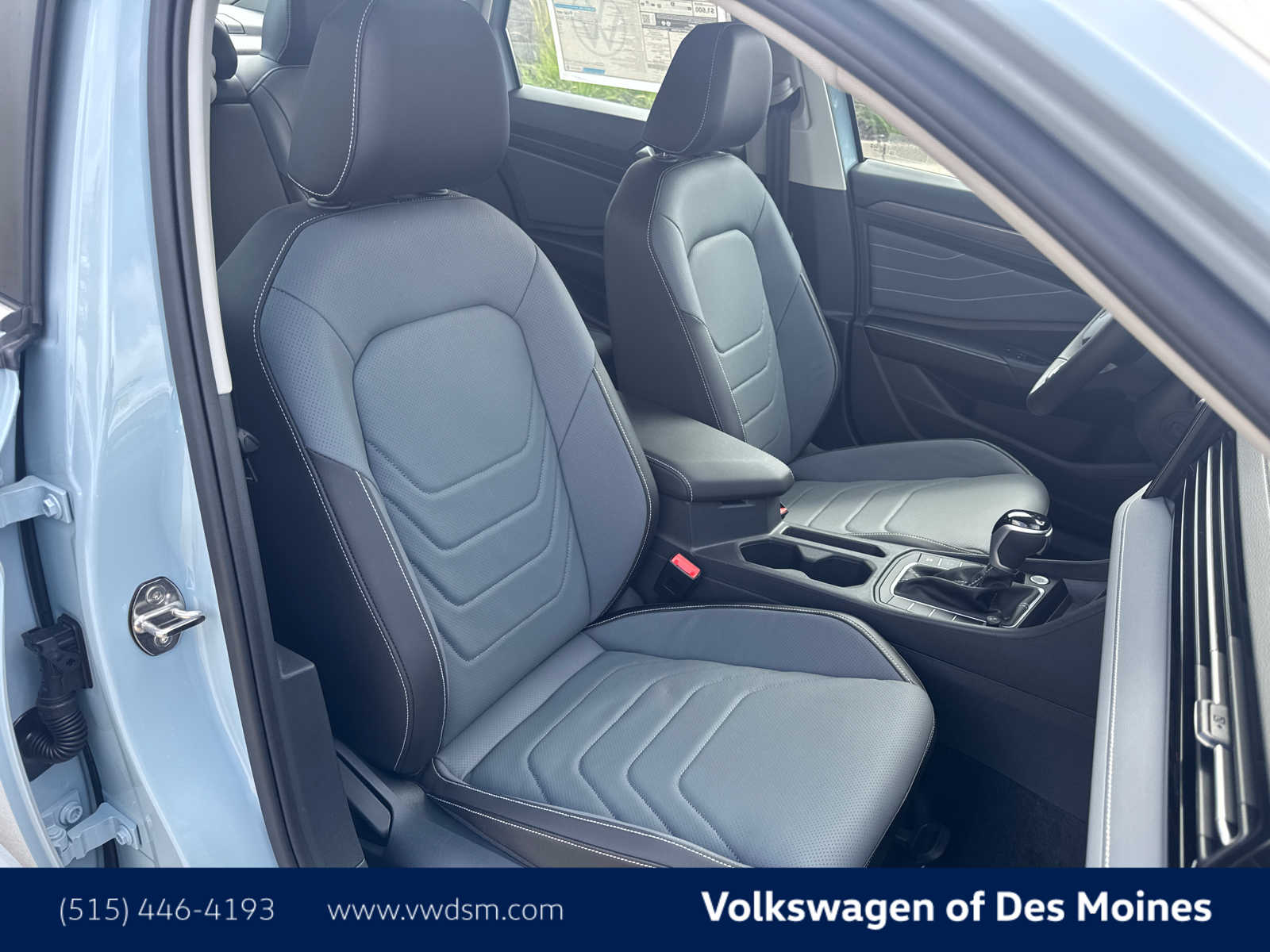 2025 Volkswagen Jetta SEL photo 13