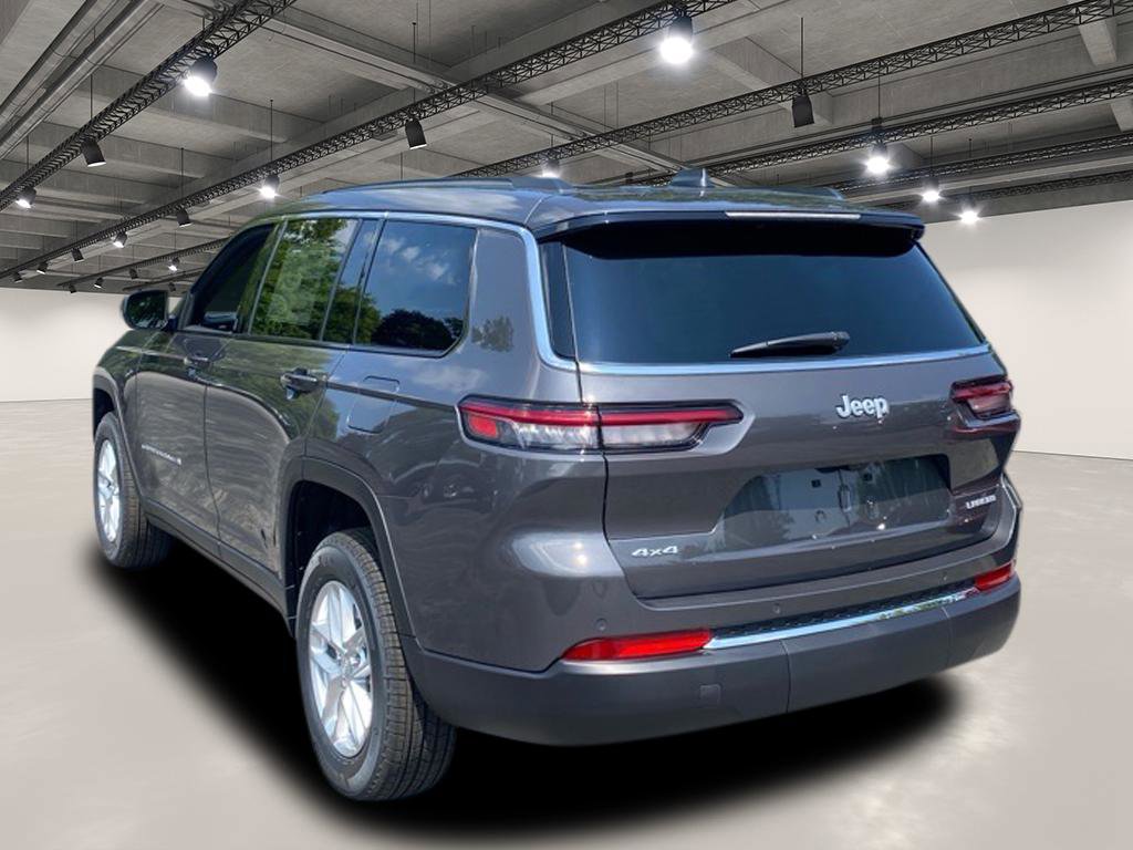 2025 Jeep Grand Cherokee Laredo X photo 2