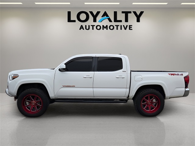 2021 Toyota Tacoma SR5 photo 2