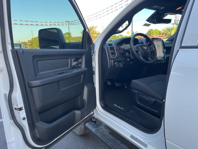 2025 Ram 2500 Tradesman photo 4