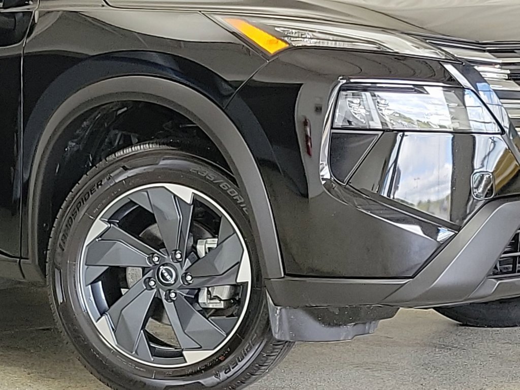 2024 Nissan Rogue SV photo 3
