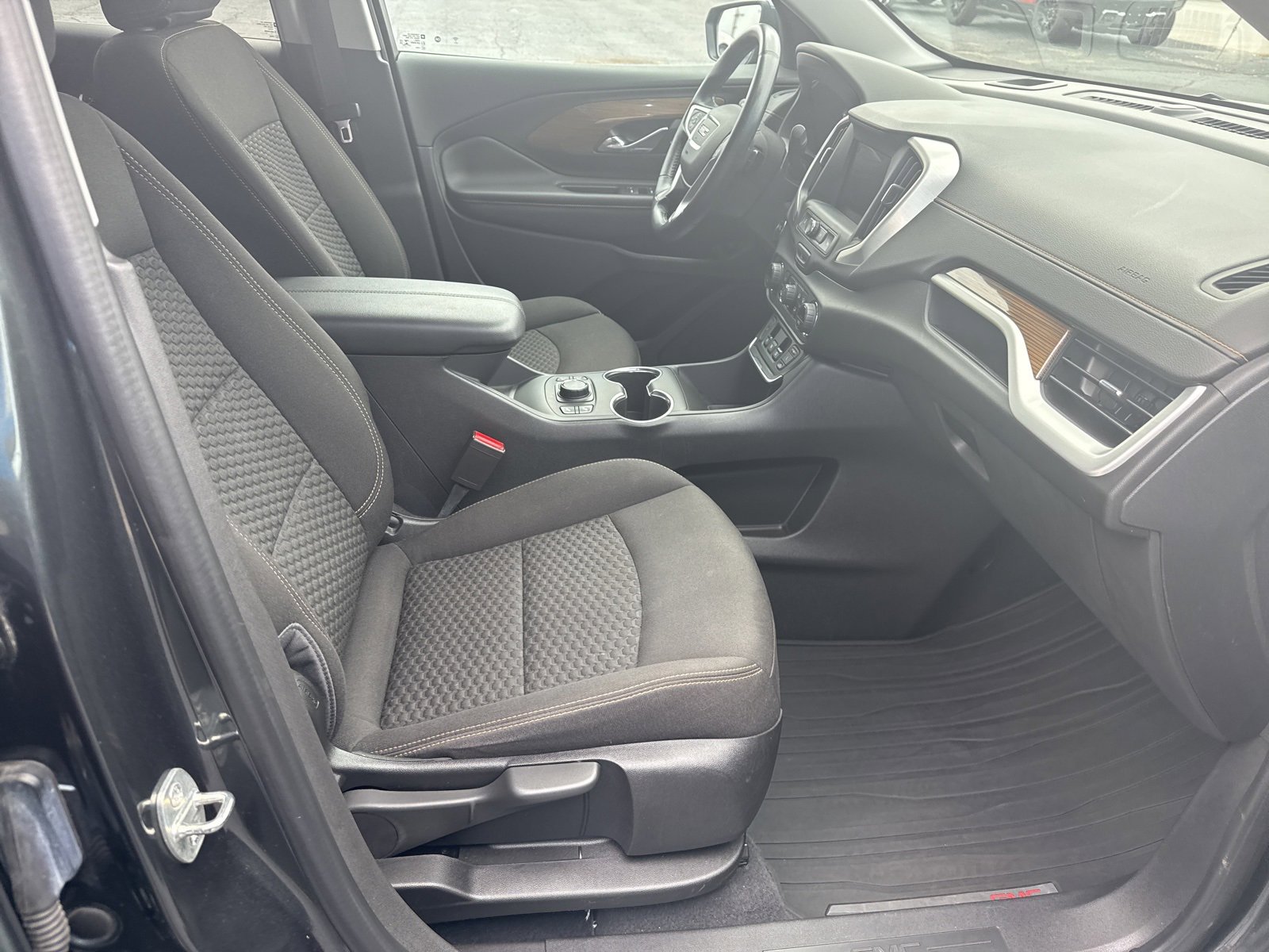 2020 Gmc Terrain SLE photo 25