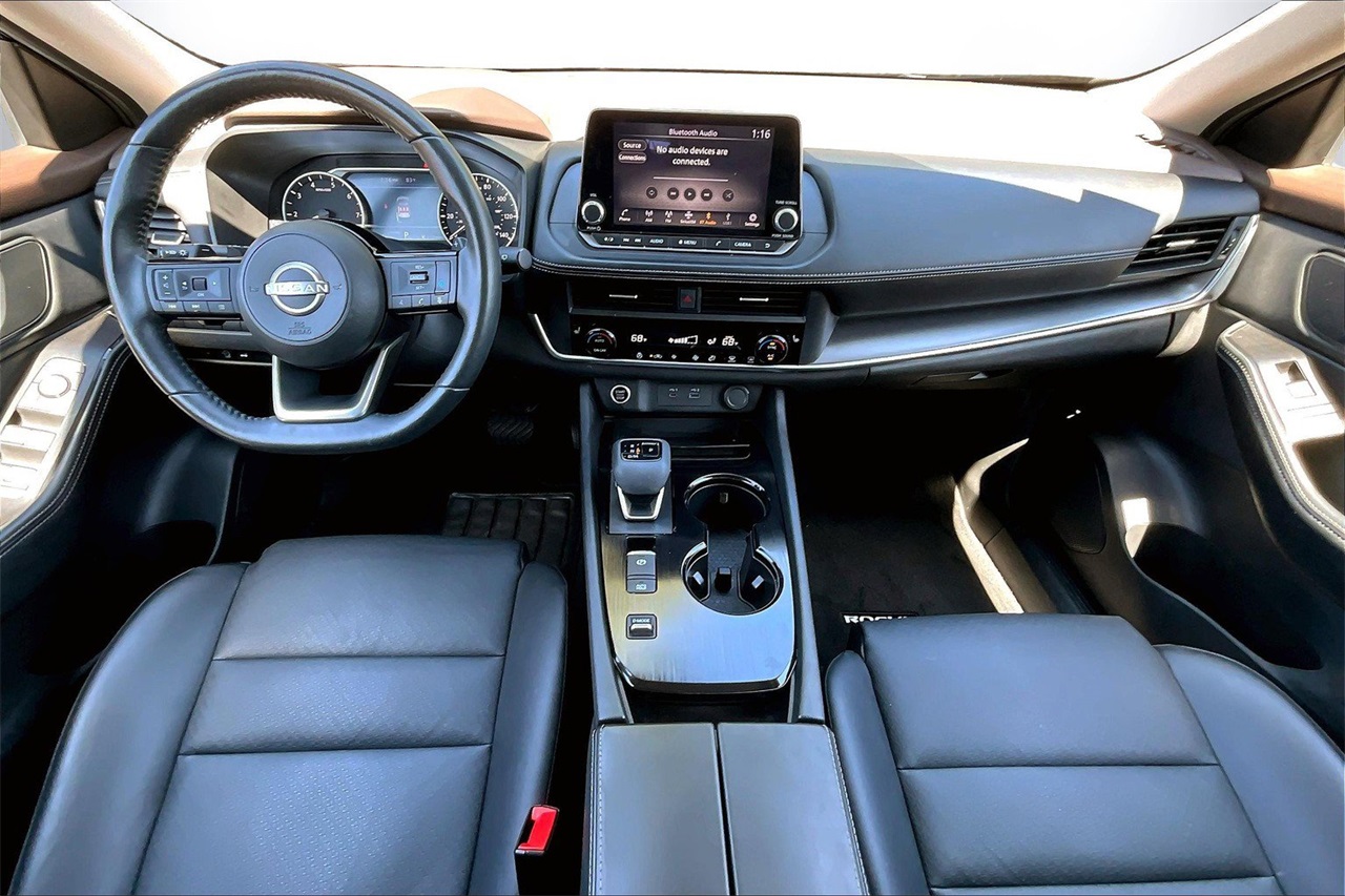 2023 Nissan Rogue SV photo 13