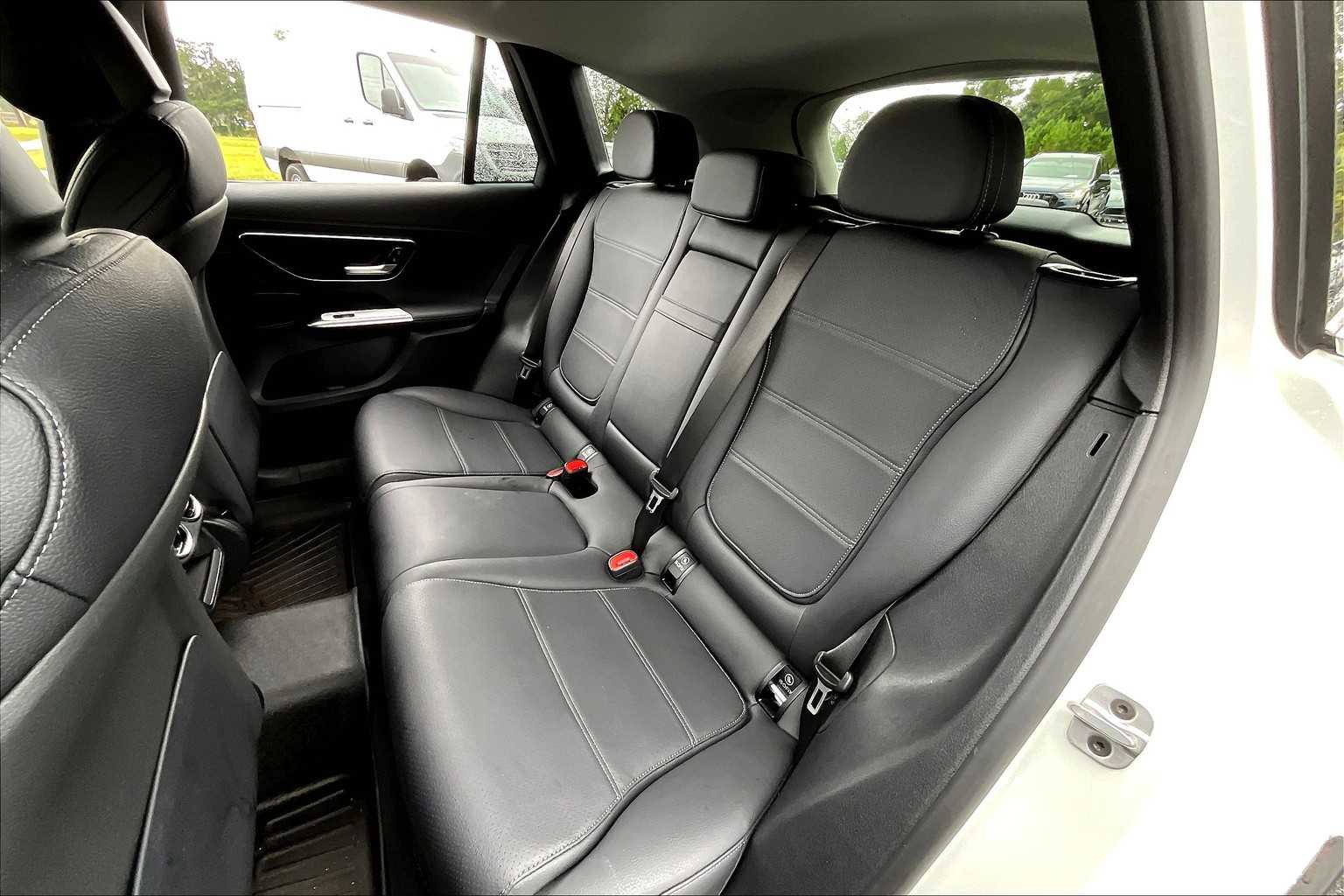2024 Mercedes Benz GLC 300 4MATIC photo 11