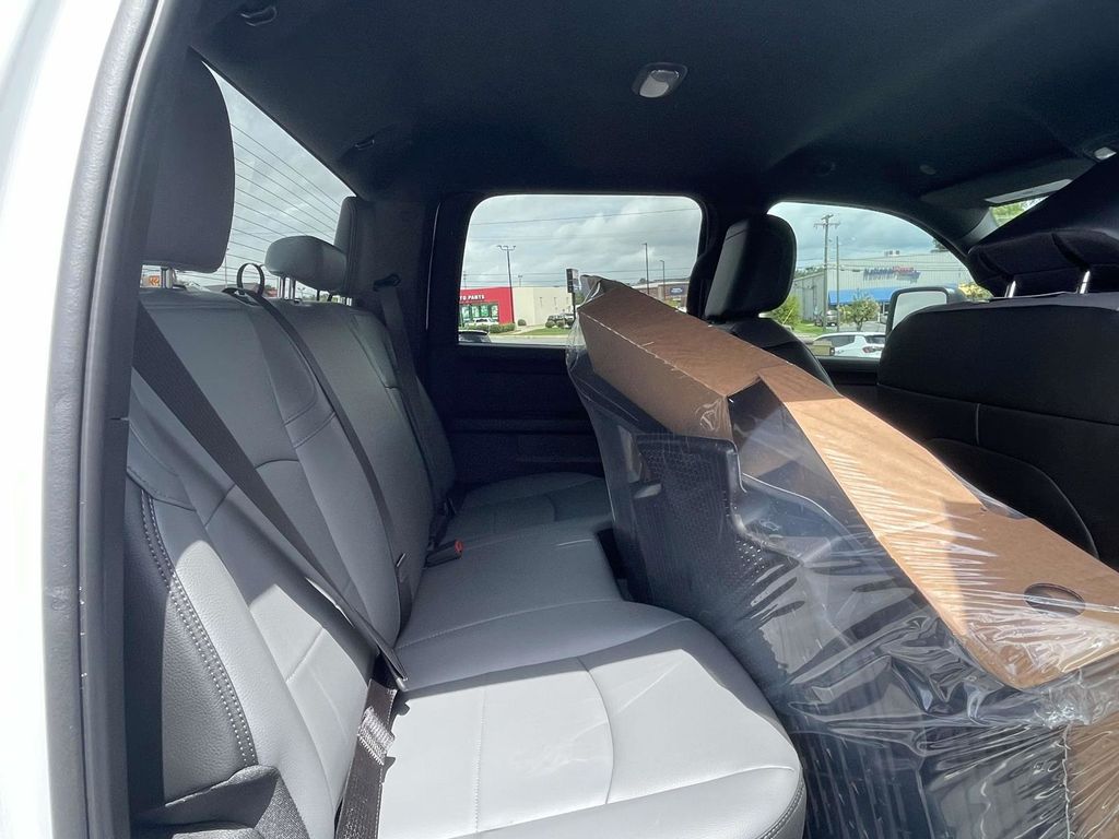 2026 Ram 2500 Tradesman photo 16