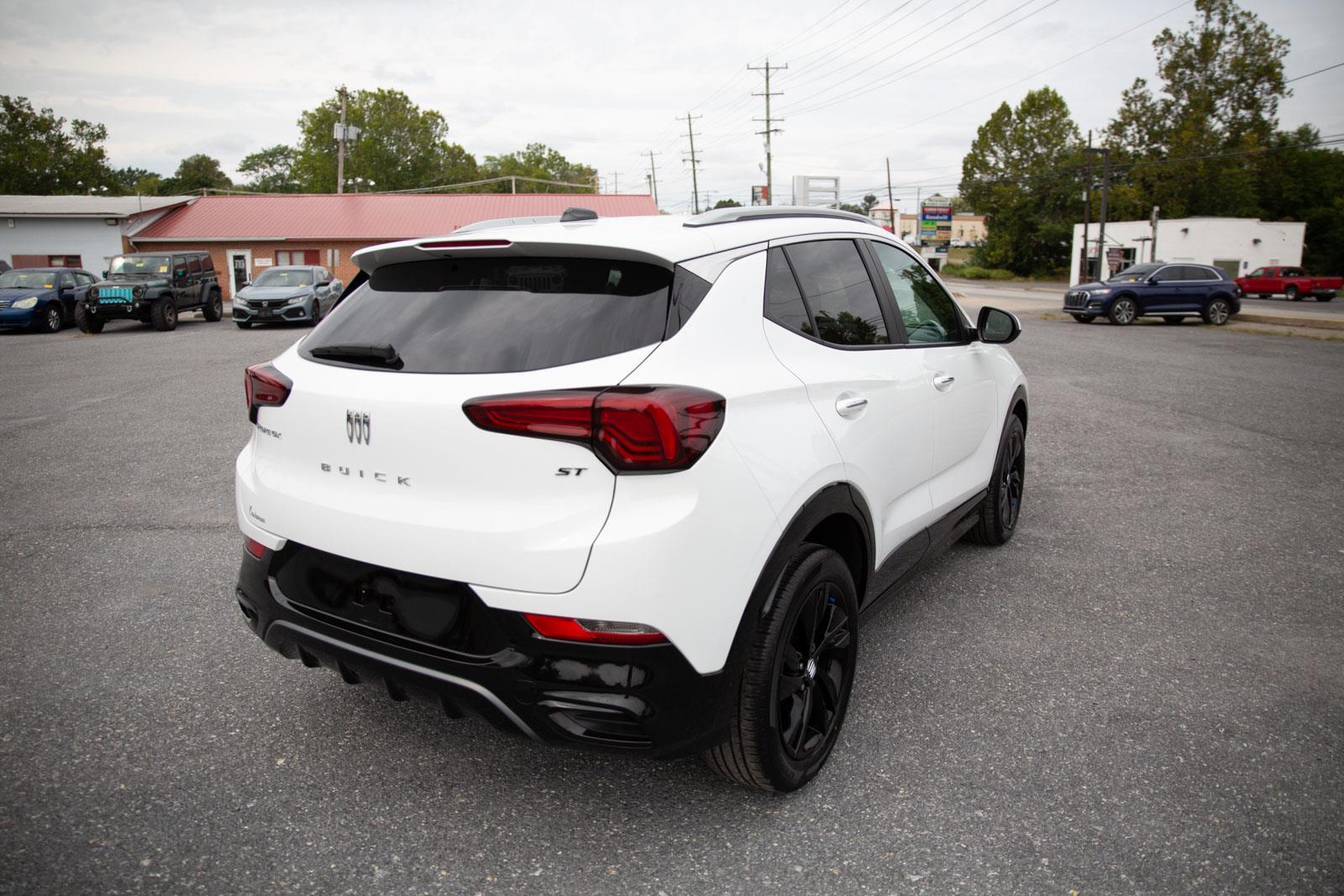 2024 Buick Encore GX Sport Touring photo 3