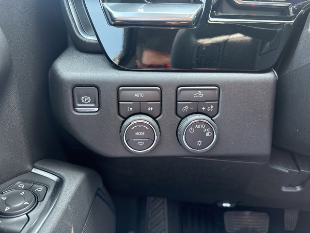 2025 Chevrolet Silverado 1500 LT photo 25