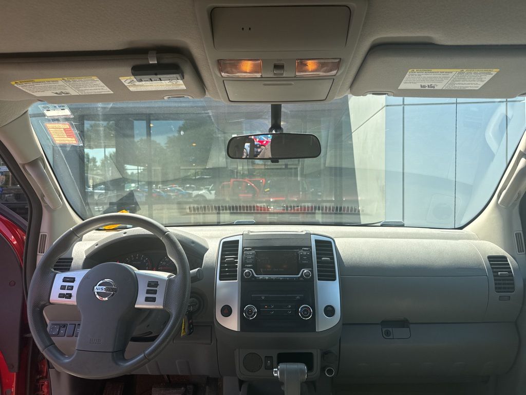 2016 Nissan Frontier SV photo 16
