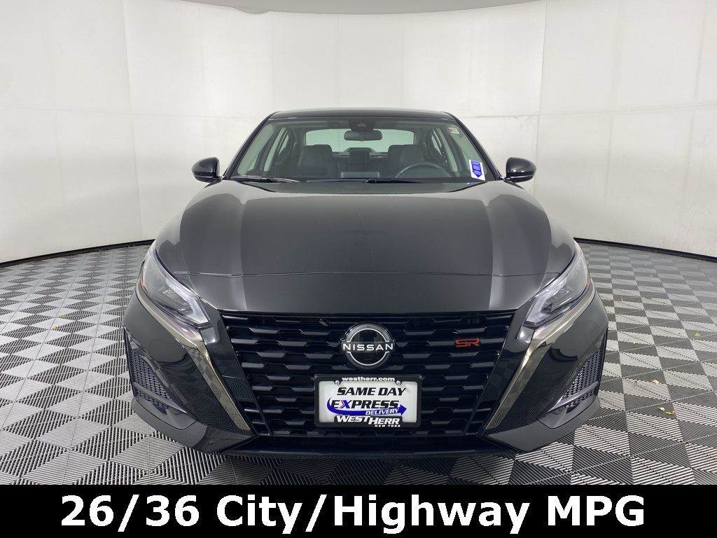 2024 Nissan Altima 2.5 SR photo 2