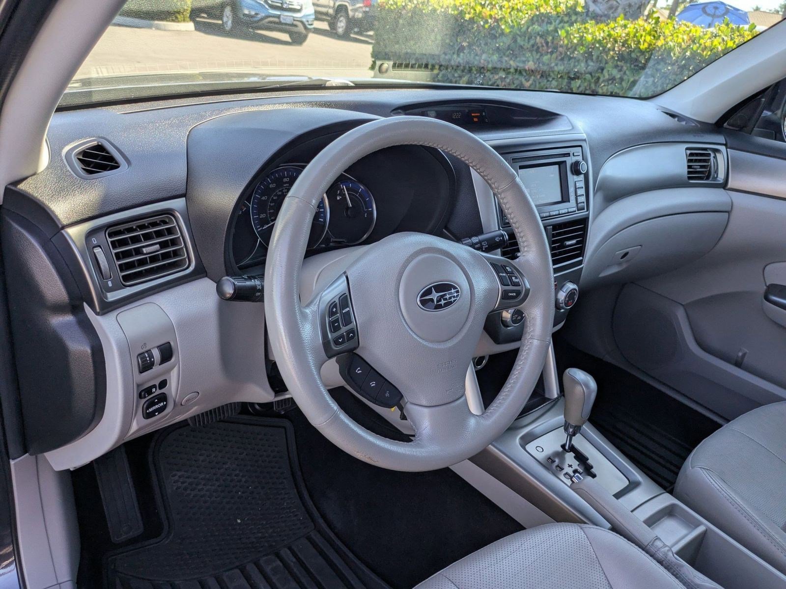 2011 Subaru Forester 2.5X Limited photo 3
